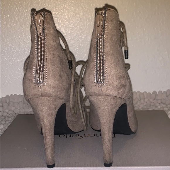 High Heels - Picture 2 of 3